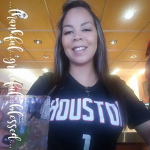 Meet your Posher, Claudia